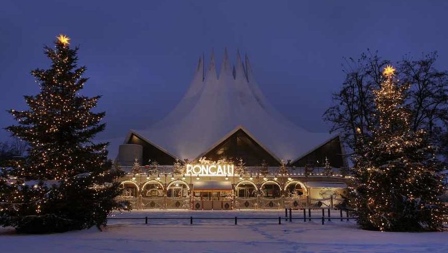 Roncalli Weihnachtscircus - eingebettet in Schnee